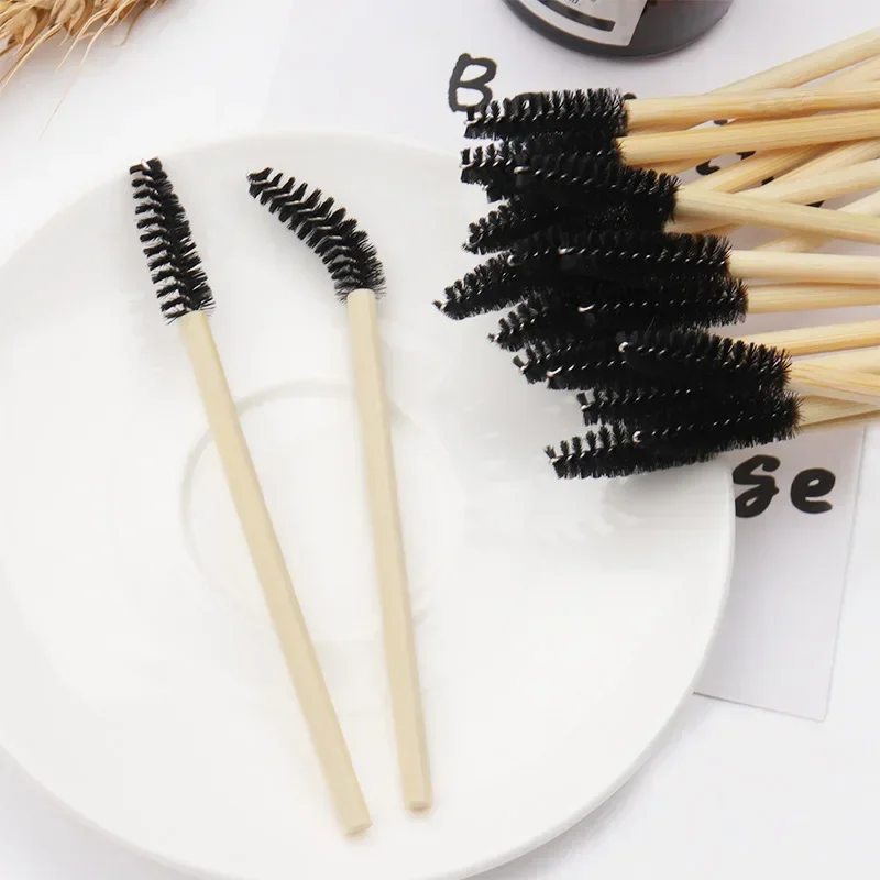 Brosses à cils en silicone avec manche en bambou, applicateur de mascara, baguettes d'extension pour les yeux, outils de maquillage pour femmes, 50 pièces, pratique