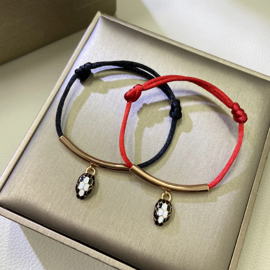 

2024 New Global Hot Selling High Quality Titanium Steel Snakehead Pendant Lucky Red Rope Couple Bracelet