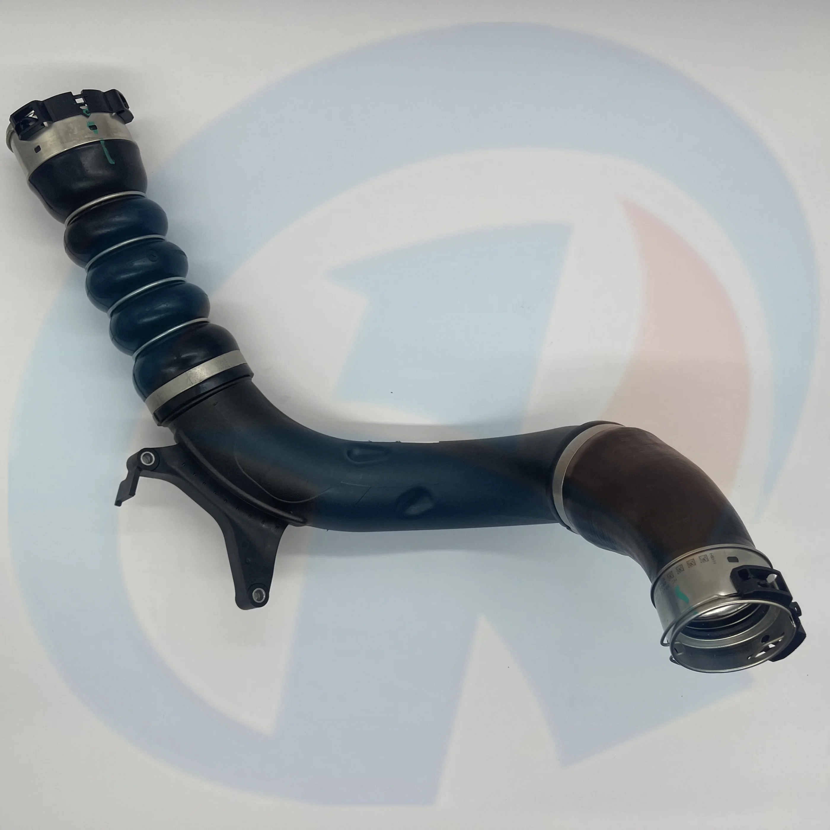 13718616211 13718655836 For BMW 1'/2'/X1 Mini F45 F52 Air Intake Hose