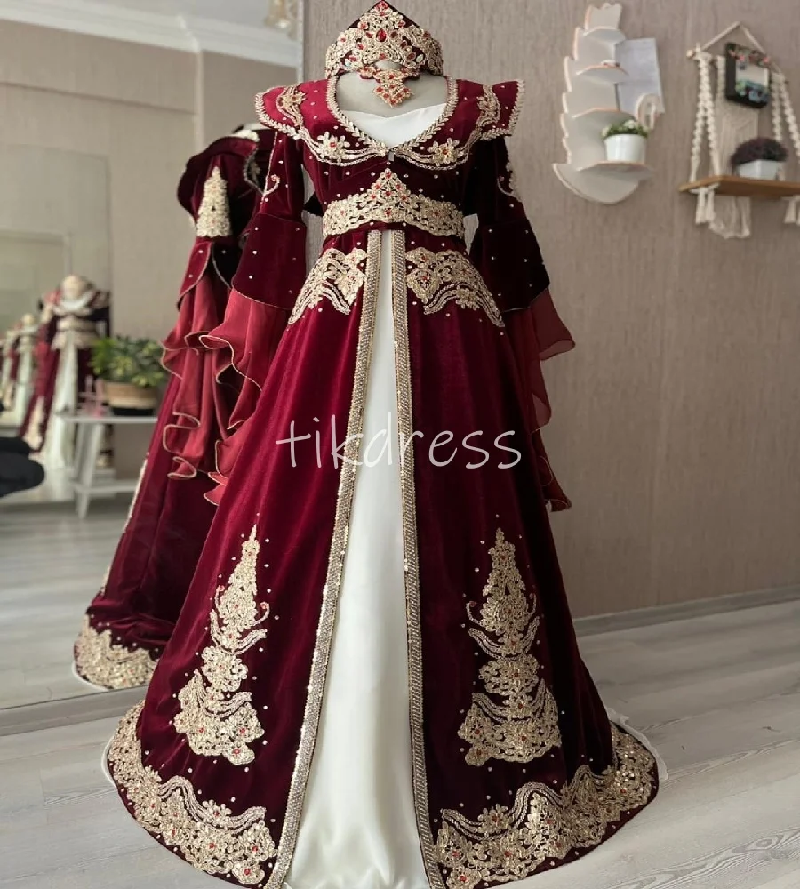 

Traditional Culture Moroccan Wedding Dress 2025 Long Sleeve Velvet Beaded Lace Abendkleid Bridal Gown Saudi Arabian Customized