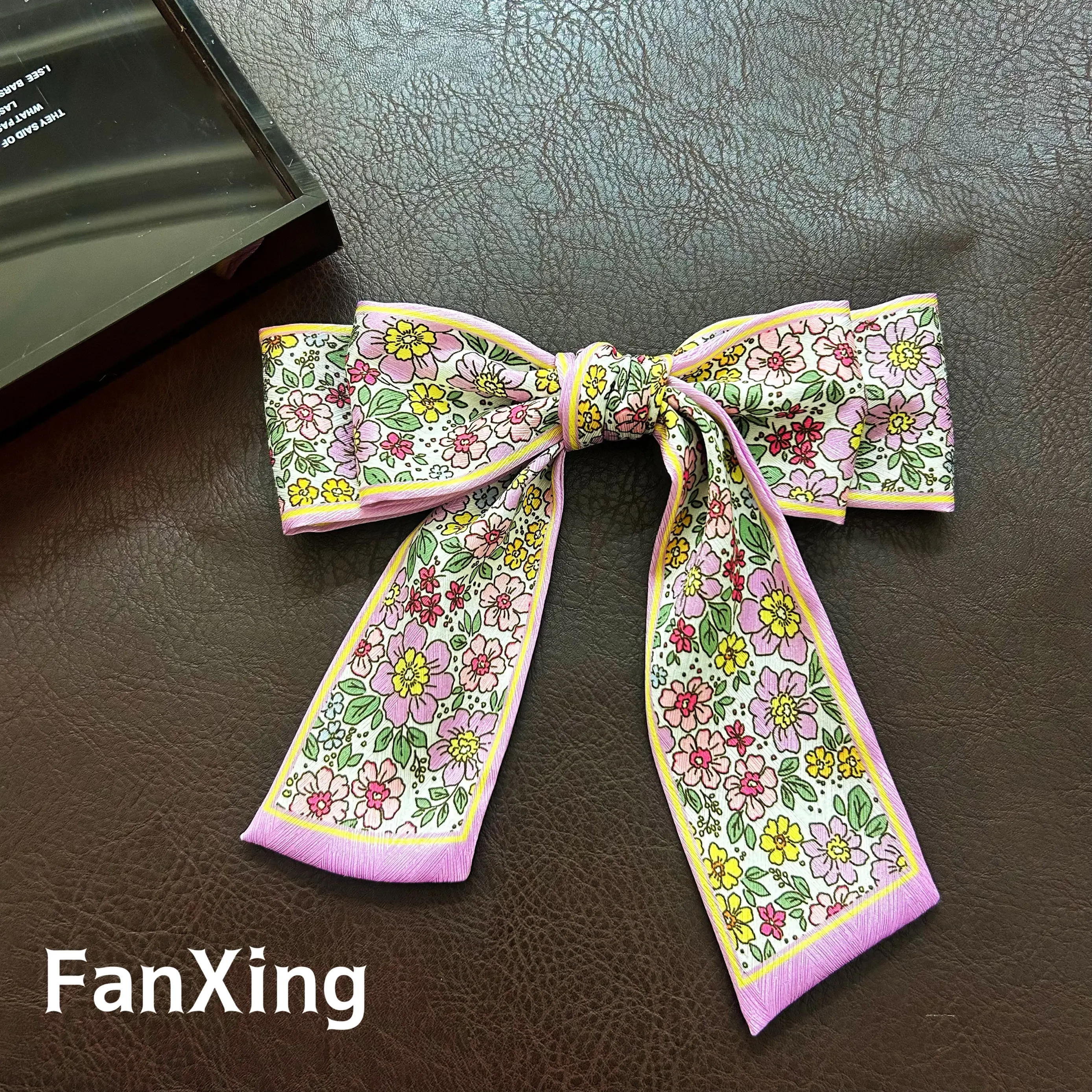 

Оригинальный новый нежный маленький повязка на голову с цветочным принтом, шелковый шарф, женский литературный корейский завязанный ободок для волос, сумка, аксессуары, платок