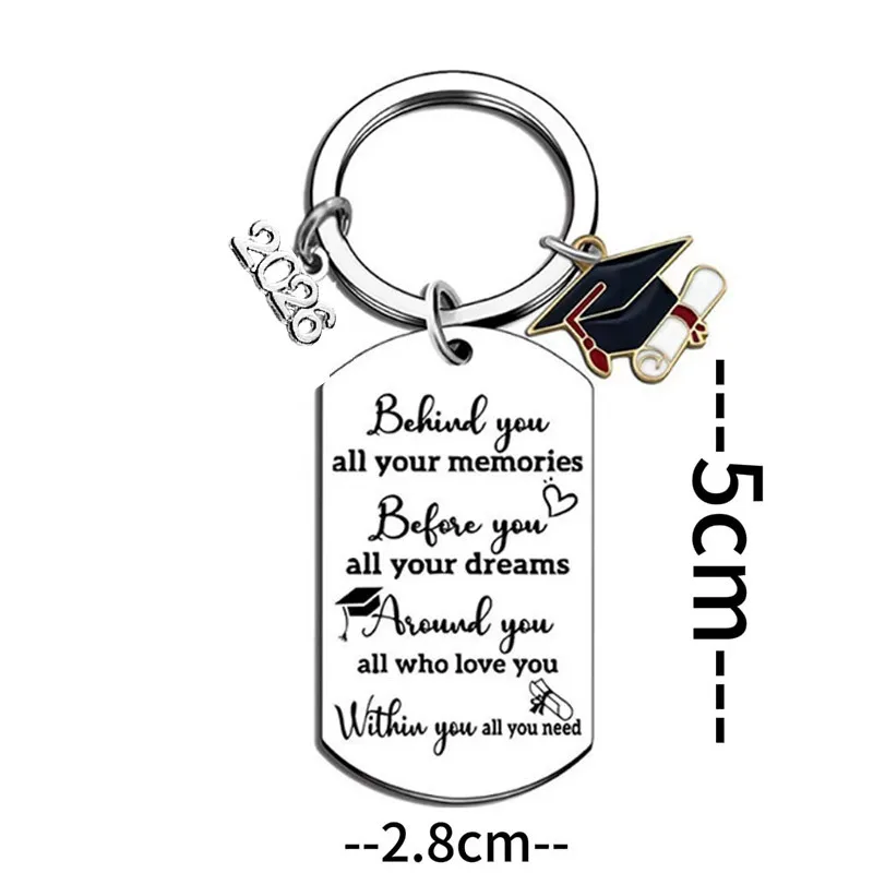 2026 Abschlussfeier Gedenkschlüsselanhänger aus Edelstahl, Schlüsselring für Rucksack, Exquisites Geschenk-Souvenir, Großhandel Verfügbar – Detail 1