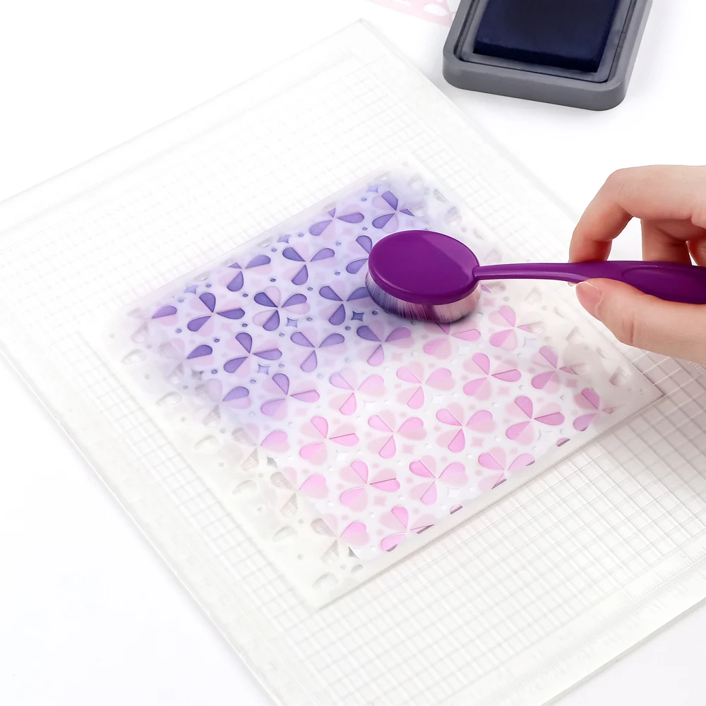 

A4 Clear Photopolymer Sticky Mat for Stencil Stamp Reusable Anti-Slip Grip Mat for Stamping Stenciling Ink Blending Positioning