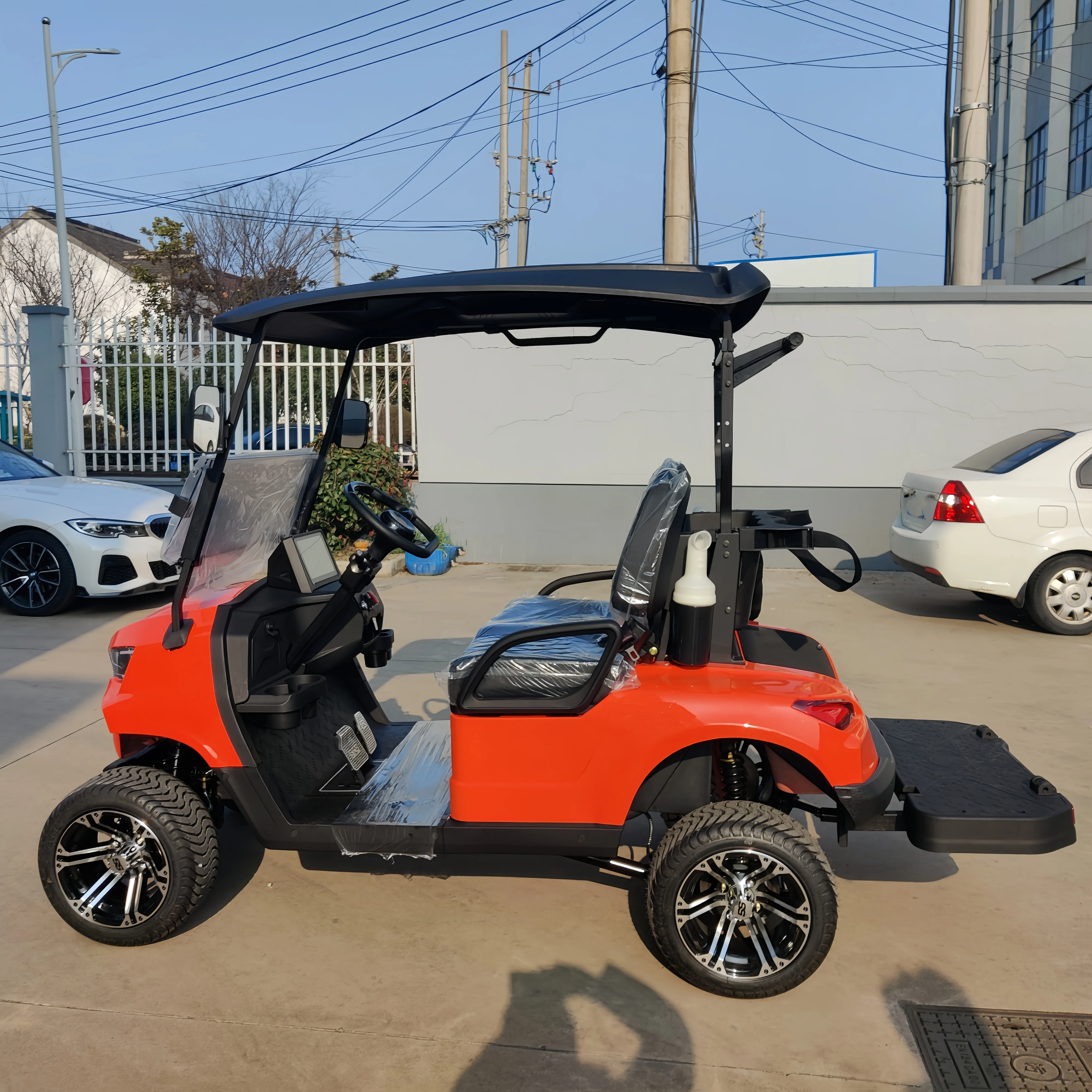 Battery Driven Sightseeing Bus Electric Hunting Vehicle Four-Wheel Electric Golf Cart