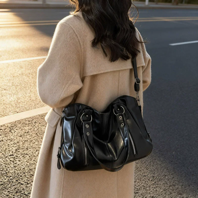 Novas Bolsas de Ombro Feminina - Luxury Bags Louis Vuitton avaliação e preço