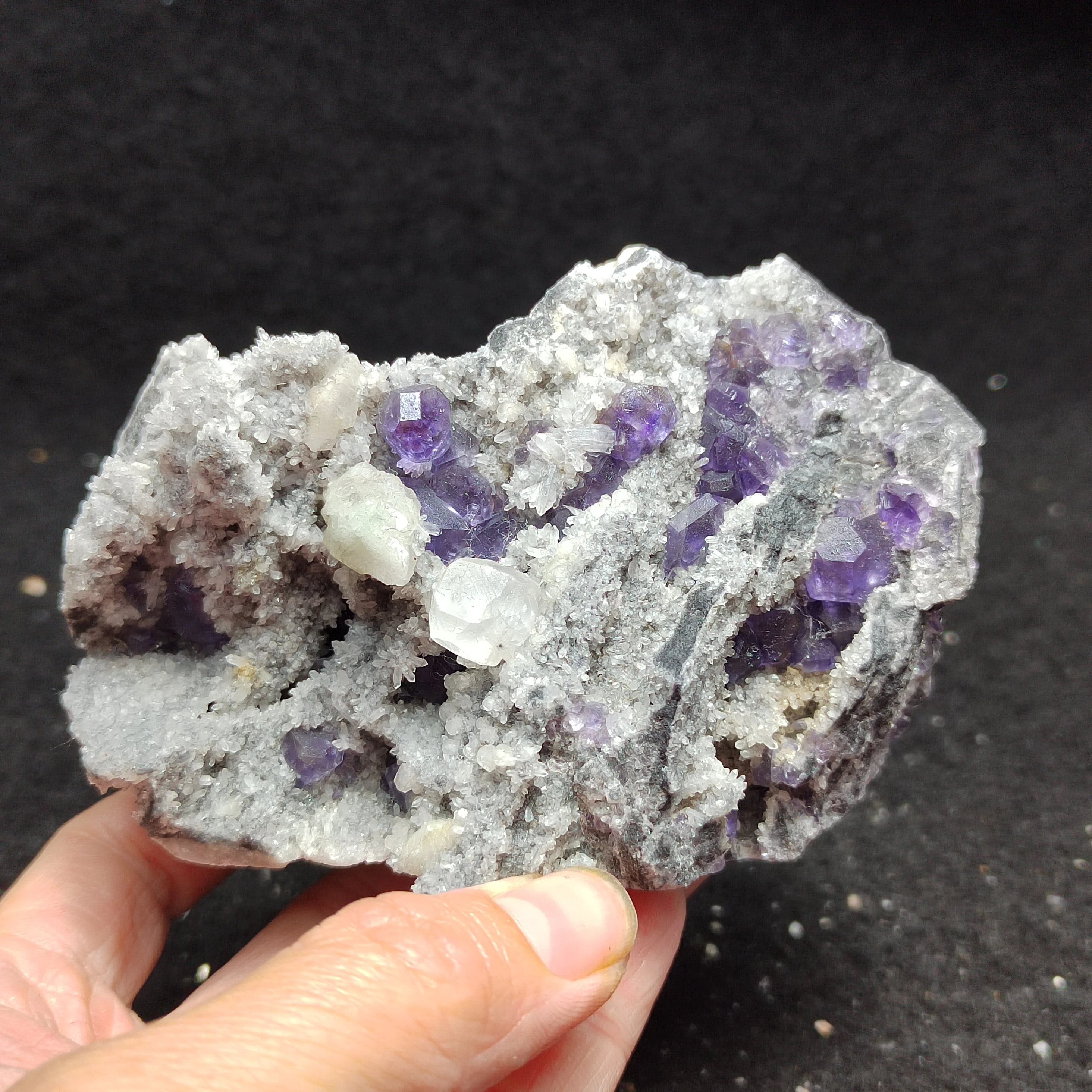 

370g100%Natural purple fluorite and crystal clusters, calcite mineral specimens, healing home decoration crystals and gemstones