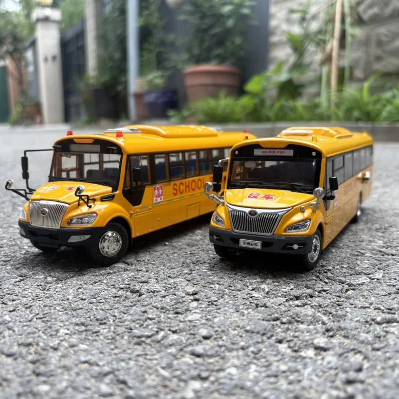 

1:42 Original Model,Yutong Auto,American School Bus,Alloy Car Model for Display,Gift and Collections