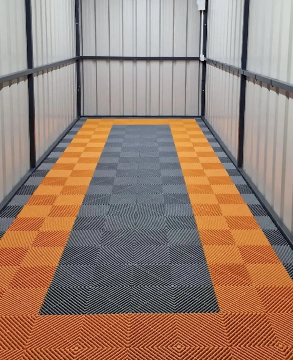 

Interlocking Garage Floor Tiles, Eco Friendly & Anti UV Antioxidant, Impact Resistant, 400x400x18mm, S1.8qh