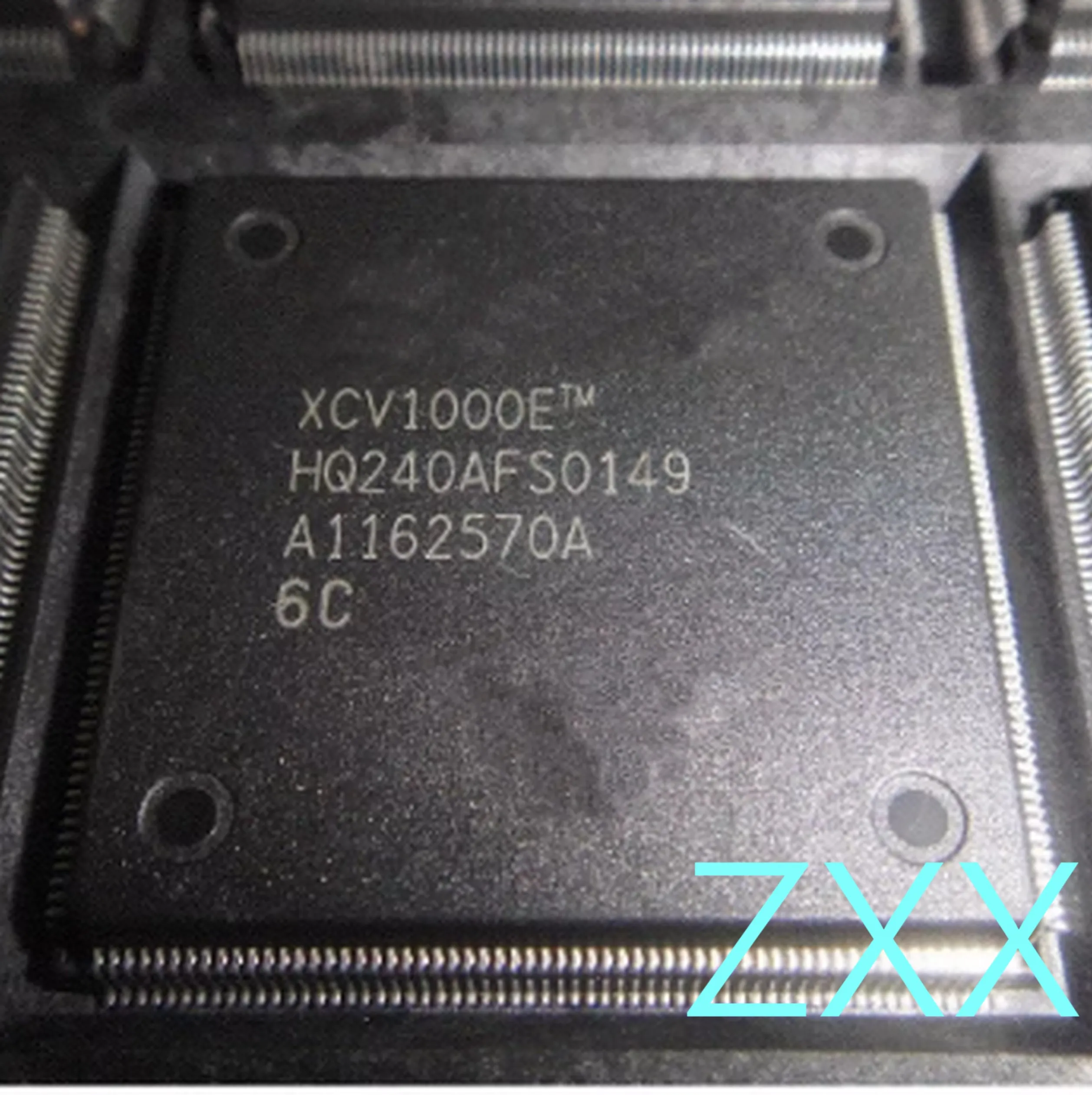 

1PCS XCV1000E-6HQ240C QFP240