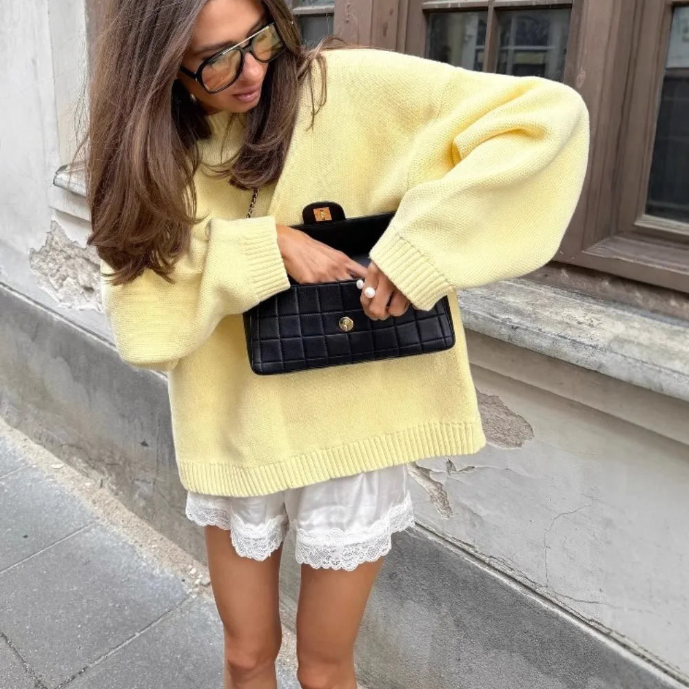 

Fashionable Loose Sweater for Women in Autumn Winter Design Floral Patterns Niche Atmosphere Simple Versatile