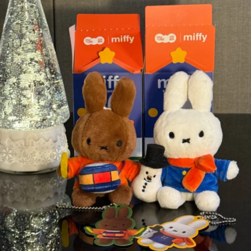 En Stock 100% Original Miffy colección de invierno colgante caja ciega figura modelo adorno de escritorio juguetes de moda regalo coleccionable