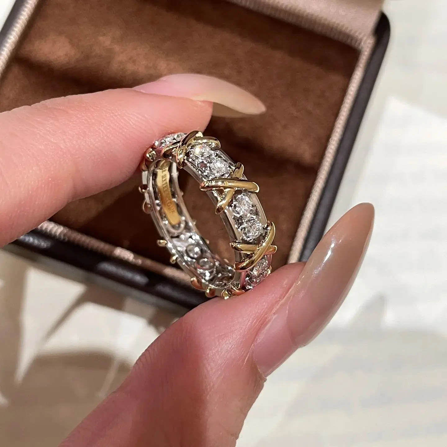 

Customizable 18k Gold 16 Sixteen Stone Natural & Laboratory Grown Diamond Engagement Ring for Women with Certificate