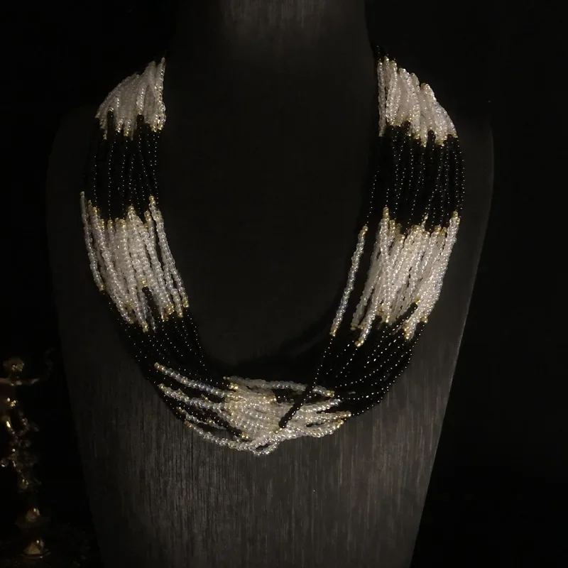Vintage Elegant Necklace for Women Black White Beaded Magnetic Clasp Jewelry for Anniversary Mother's Day Gifts