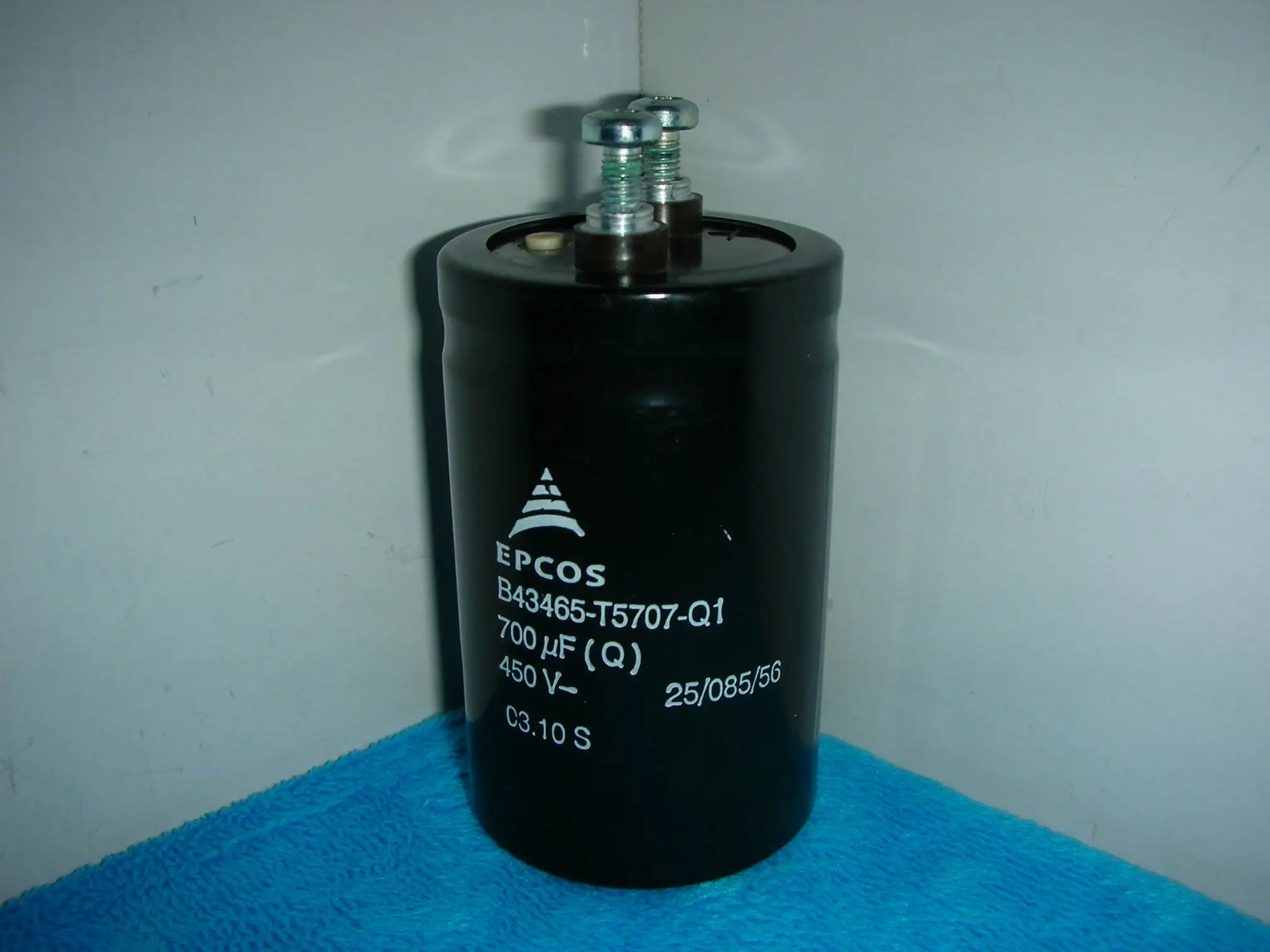

B43465-T5707-Q1 450V 700UF