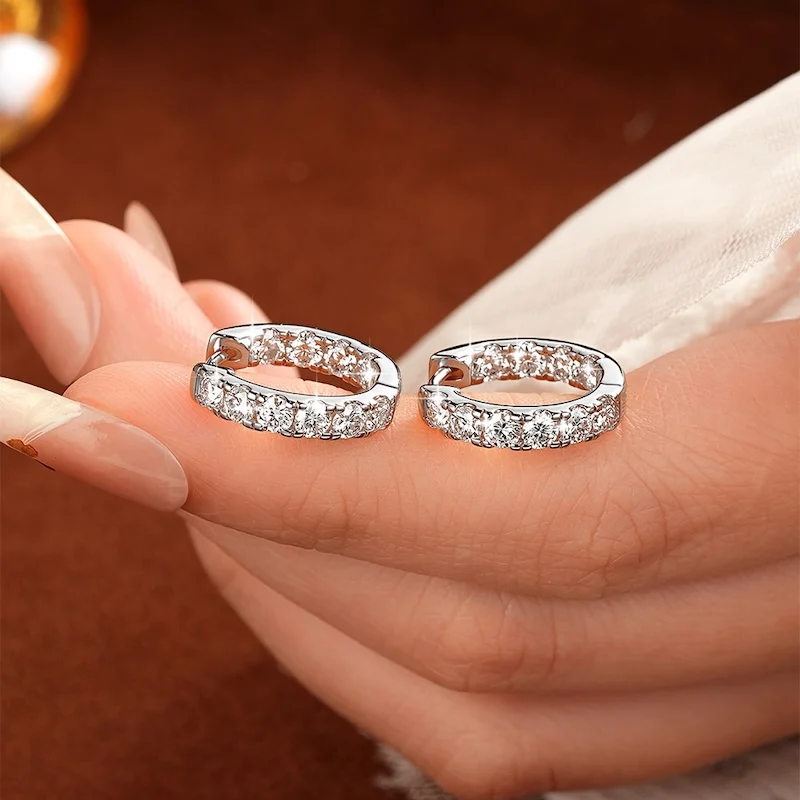 Rrjzz Brillante Creolen mit Moissanit in D-Farbe für Damen, 2CTTW VVS1, im Labor gezüchteter Diamant, Huggie-Ohrringe, GRA-Schmuckgeschenke – Detail 15