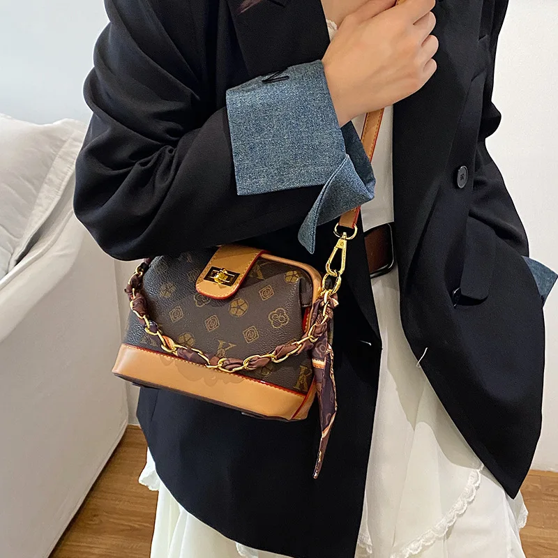 ​ ​ 2025 حقيبة كتف مطبوعة لوكس محفظة كروسبودي للنساء خمر يوم إلى ليلة حمل كتلة اللون حقيبة رافعة شيك مقبض علوي حقيبة ​