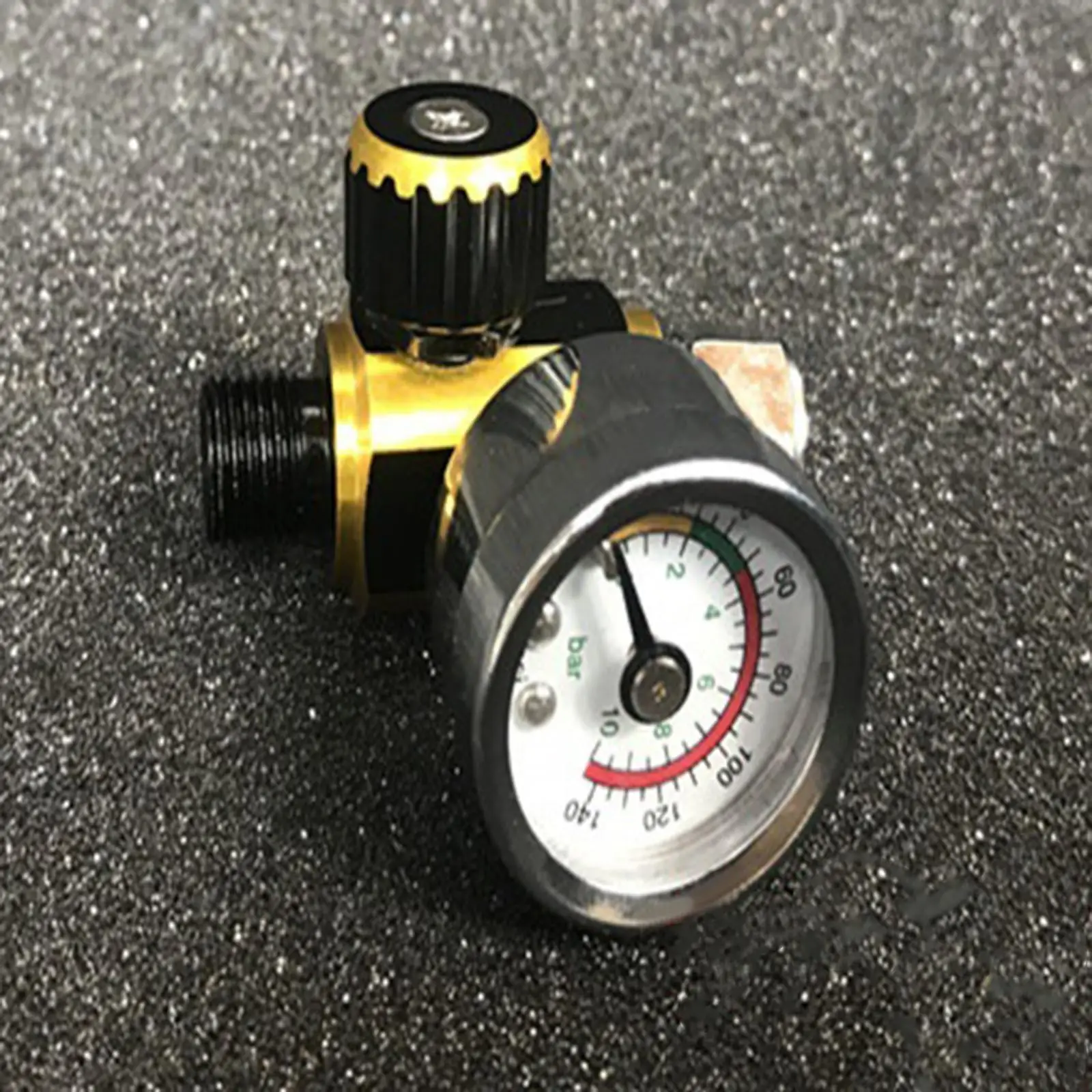 Metal Paint Sprayer Pressure Regulator with Gauge Quick Connect Adapter 1/4 Inch Thread Air Inlet Outlet Valve for Auto