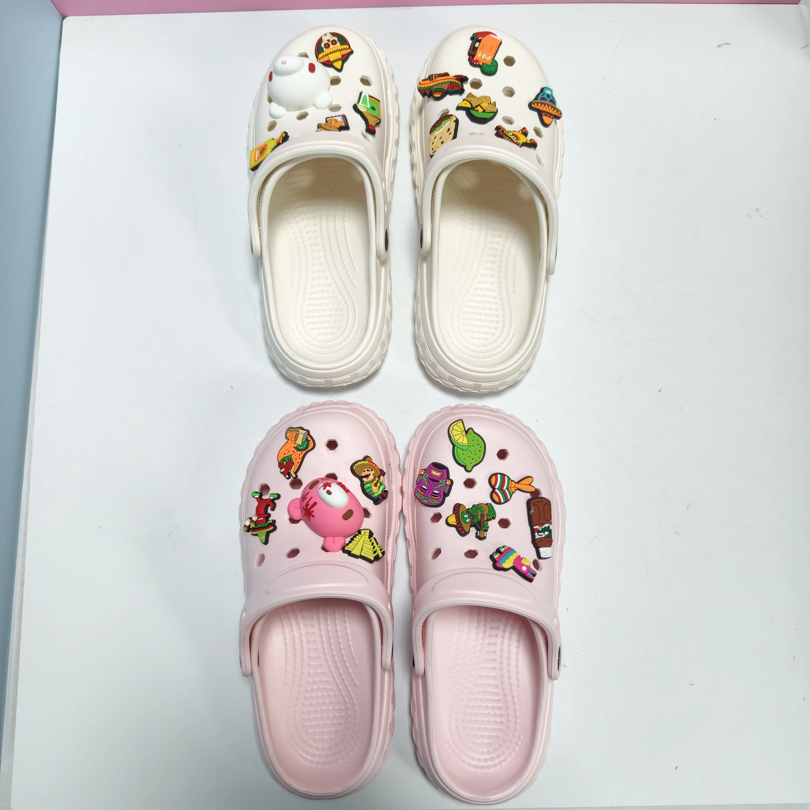 Cute Clogs with Decorative Charms, Slip-on Casual Shoes for Outdoor & Home Use