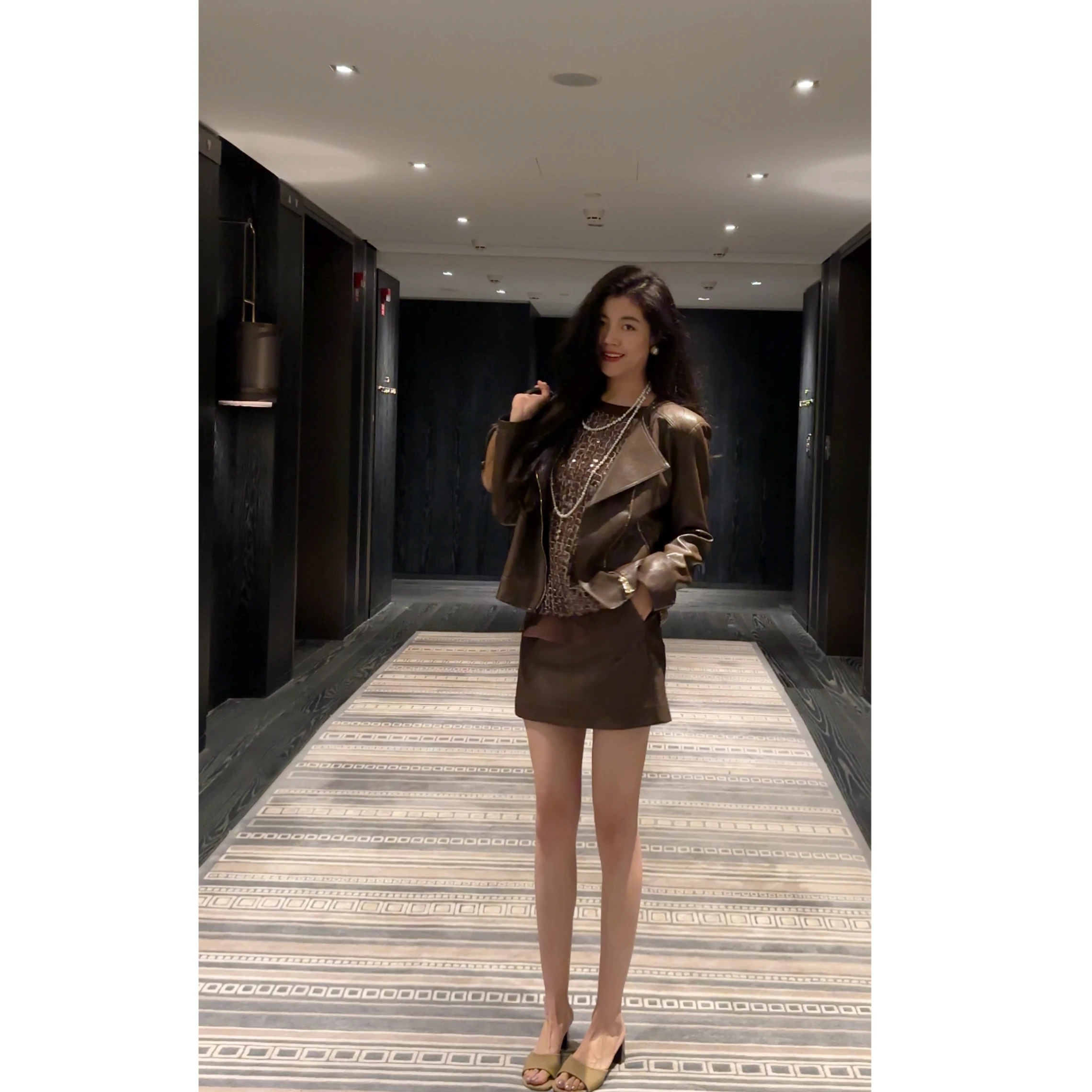 

NCOU Nicole American Retro Faion High Collar Leather Jaet Ele Personali Long Sve round Ne Regular Length Top