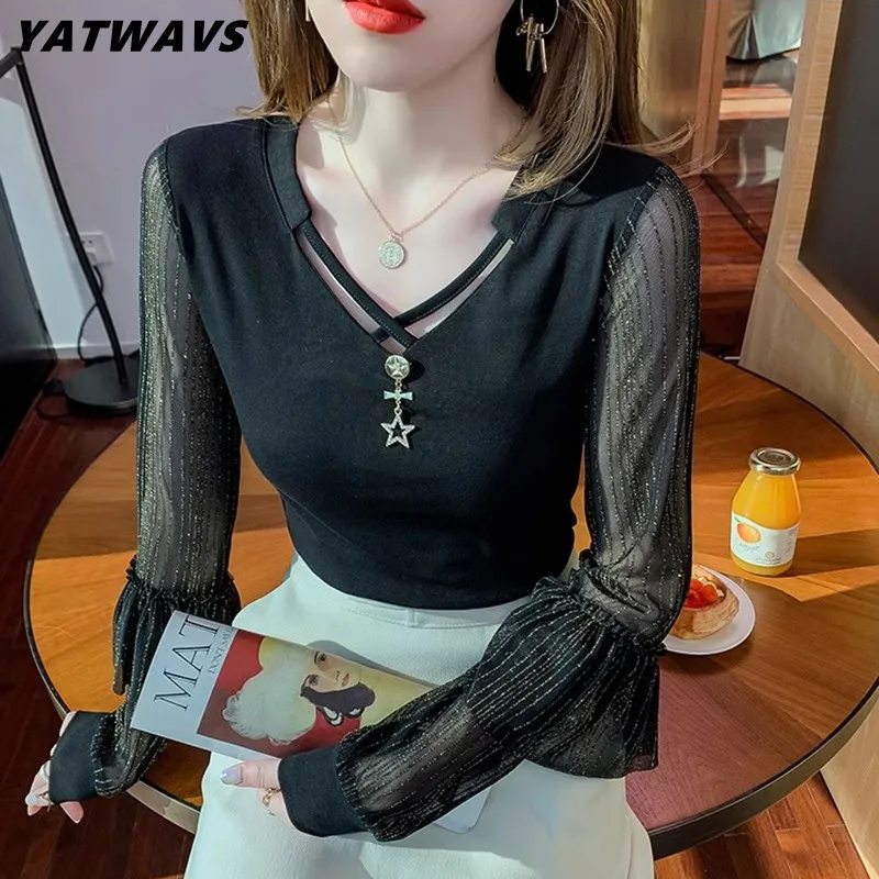 

Fashion Cross V-Neck Top Women Autumn Designer Three-Dimensional Decor Vintage Gold Thread Lantern Sleeve Temperament T-Shirt