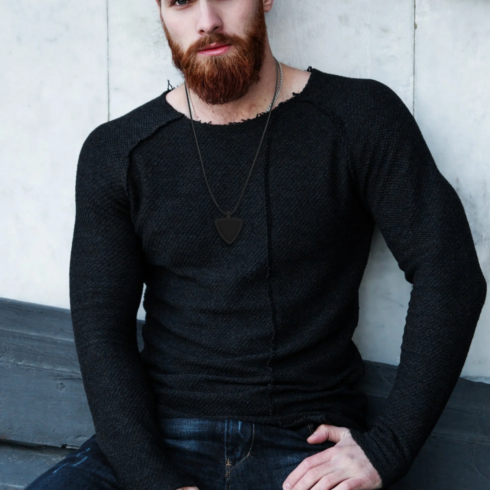 

Double Sided Guitar Pick Holder Necklace in Silicone Triangle Pendant Style Lightweight for Performers and Practice Sessions