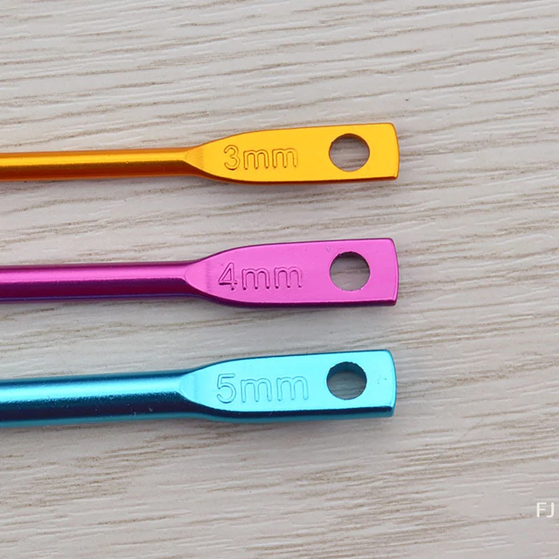 

Новые модные мини-крючки для вязания из алюминия, 3 шт./набор, разноцветные, для рукоделия, инструменты для вязания, спицы