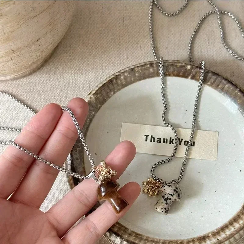 

Spotted Tiger Eye Stone Mushroom Pendant Long Versatile Clavicle Chain Necklace for Women's Niche Exquisite Accessories