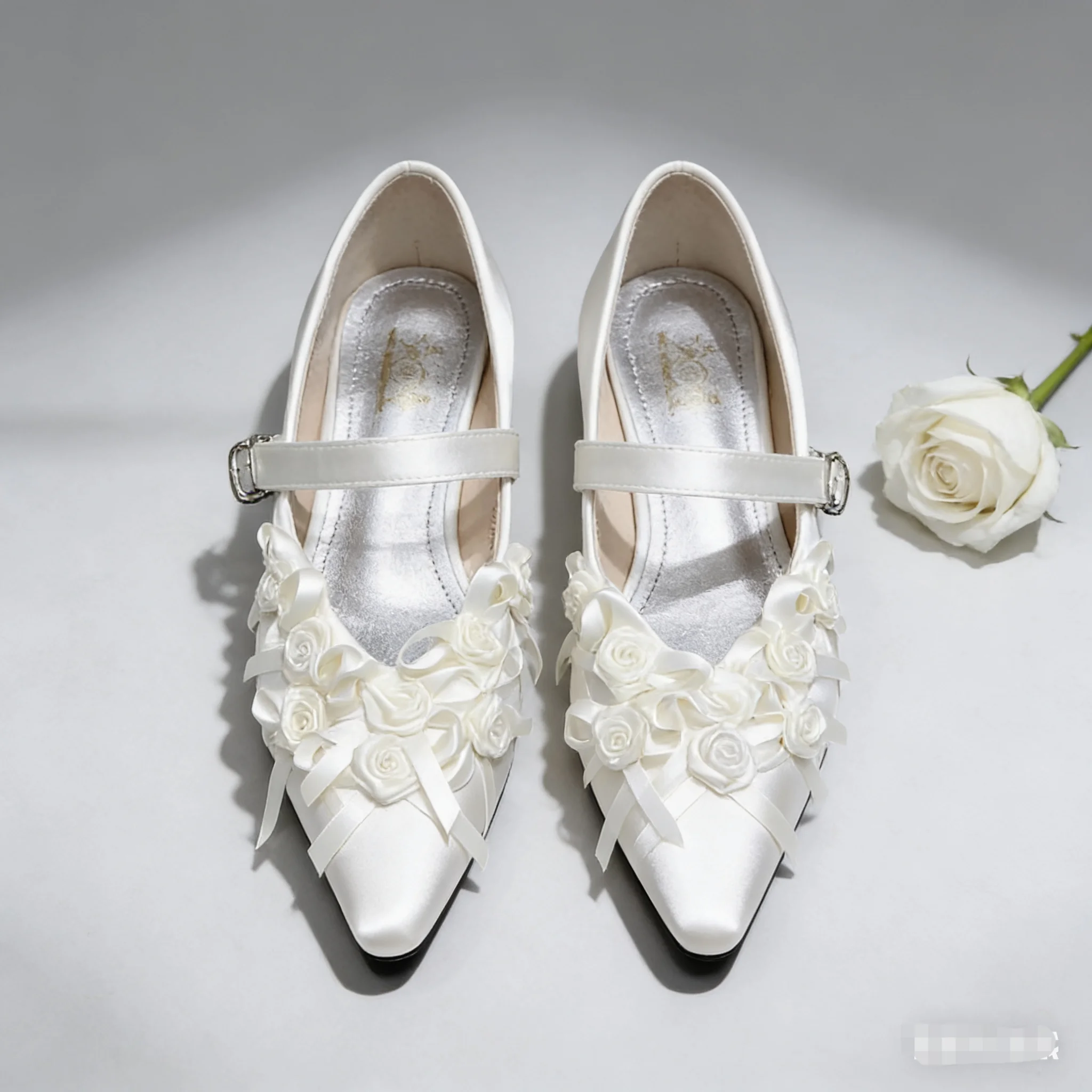 Elegant Pointed Toe Satin Flat Mary Jane Shoes Women's New 2026 Spring Soft Evening Wind Single Shoes Fashionable Retro Style
