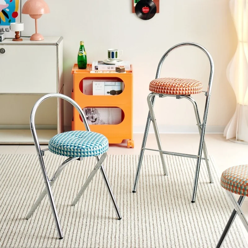 

Красочные складные барные стулья, набор из 2 штук, штабелируемые стулья для барной стойки с мягким сиденьем, усиленная металлическая рама, портативные.