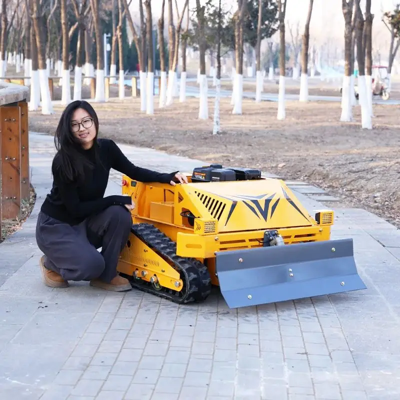 

Новая индивидуально разработанная сельскохозяйственная газонокосилка-измельчитель для бездорожья с нулевым радиусом поворота, способная самостоятельно преодолевать подъемы.