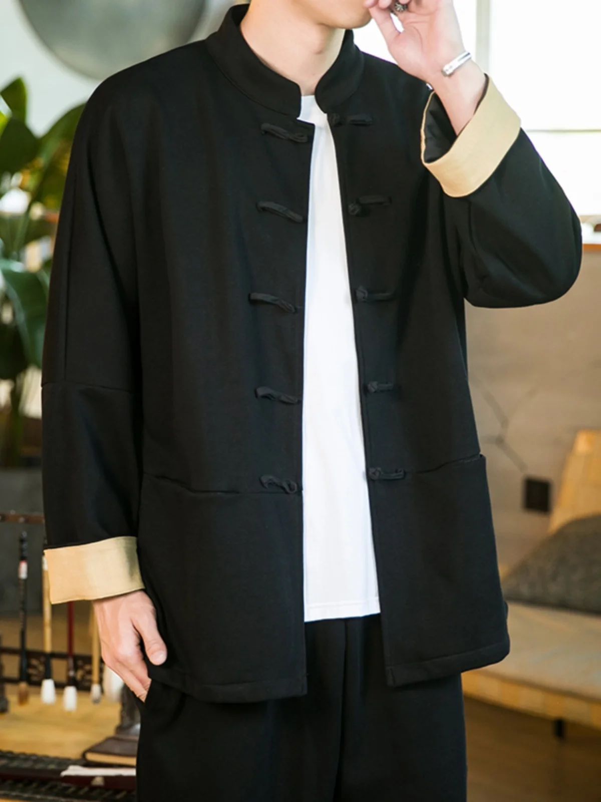 

New Chinese Sle Autumn Retro Stand Collar Embroidered Ethnic Clothing Buttoned Jaet Tang Suit Large Size Outerwear