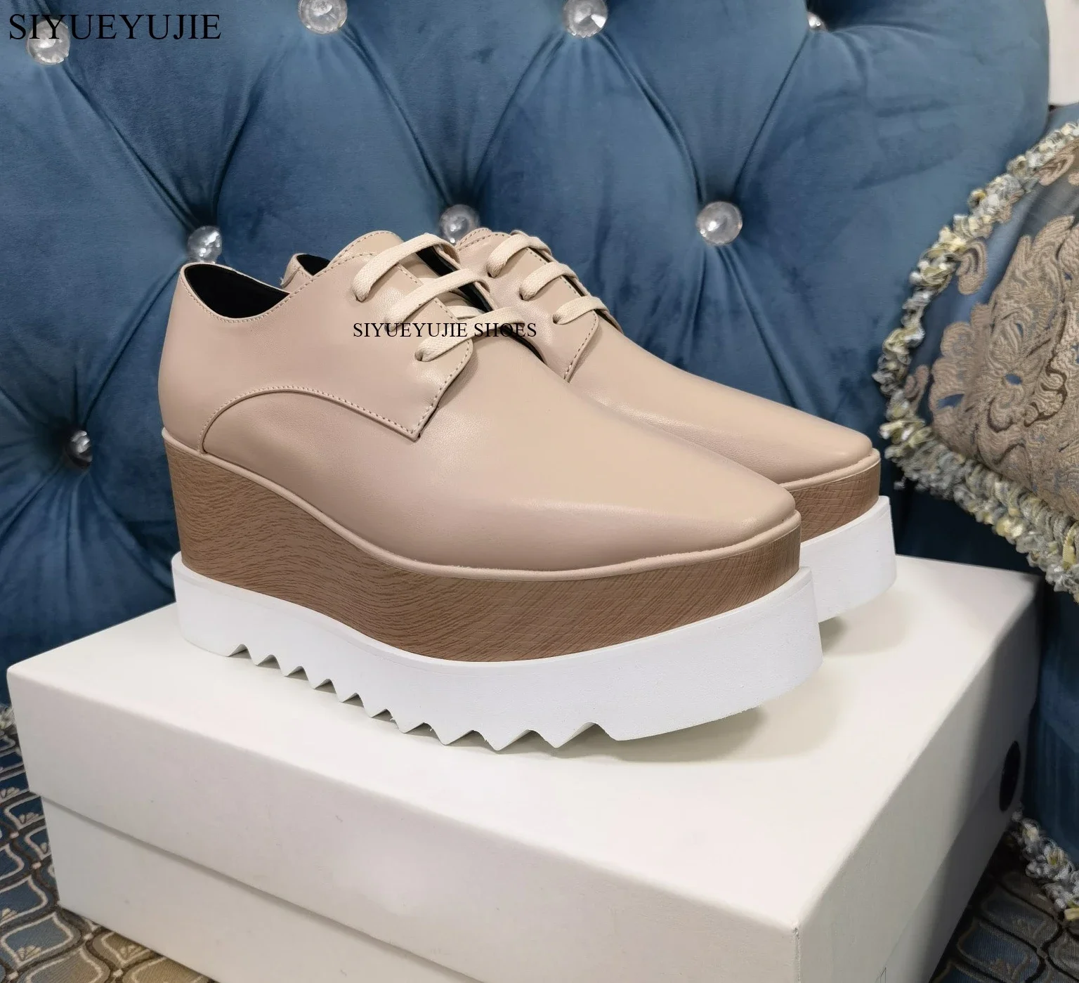 

Женские кроссовки на танкетке, обувь 2024, женские розы на платформе, модные серебряные кроссовки на толстой подошве, увеличивающие рост, туфли на высокой шнуровке