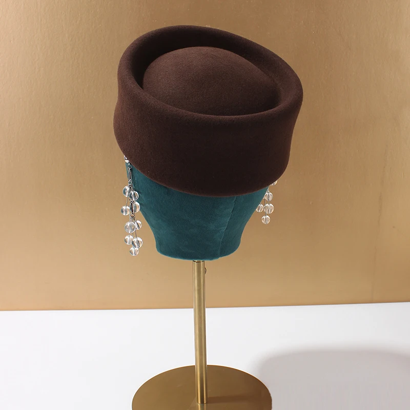 Britische Retro-Aristokratische Mode-Stewardess-Mütze aus Wolle für Damen, elegante französische kleine 54 cm Miniatur-Mütze – Detail 14