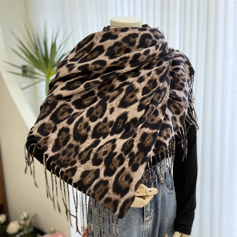 Leopard Printted Cashmere Imitation Scarf with Tassel Women Winter Warm Pashmina Shawl Wraps Ladies Fashion Neck Scarves 2024