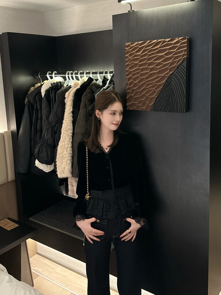 

Versatile Lace Splicing V-Ne Design Sensation Lzy � � Top Women's Faion Chinese Sle Long Sve Regular Length