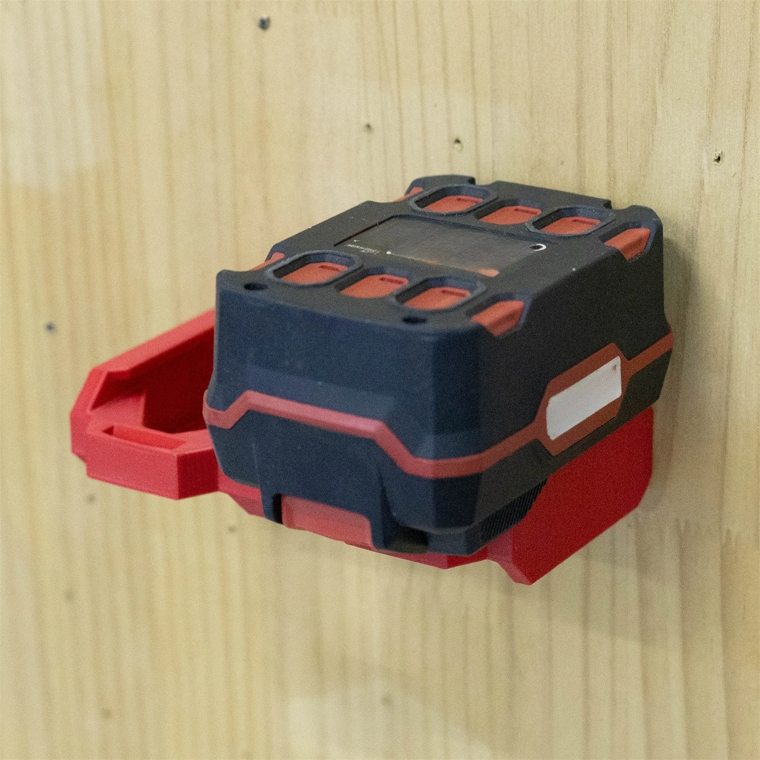 Uchwyt ścienny na 4 akumulator – Workshop Electric Tools recenzja i cena