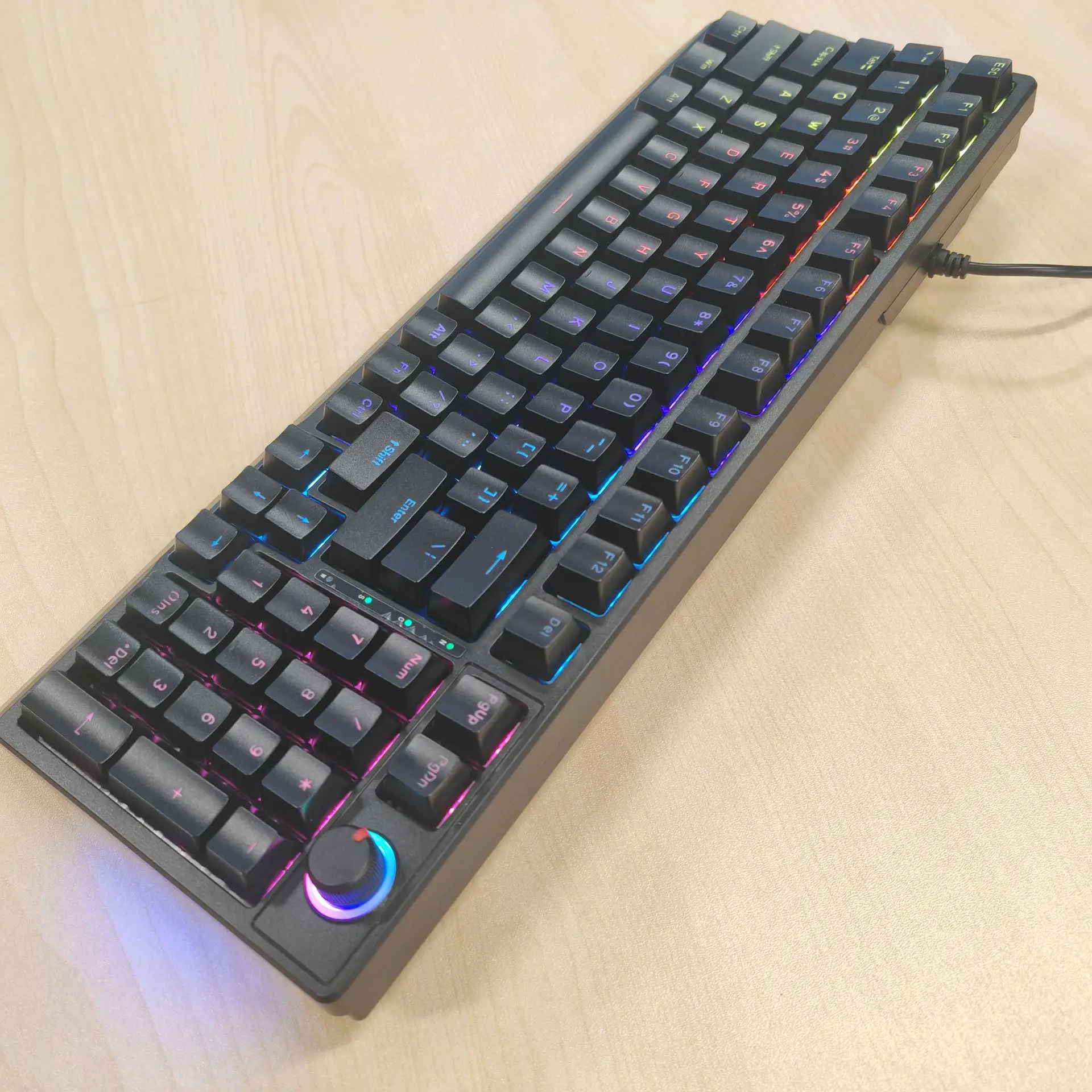 Teclado Mecánico con Cable KM9 - Anti-Ghosting Keyboard reseña y precio