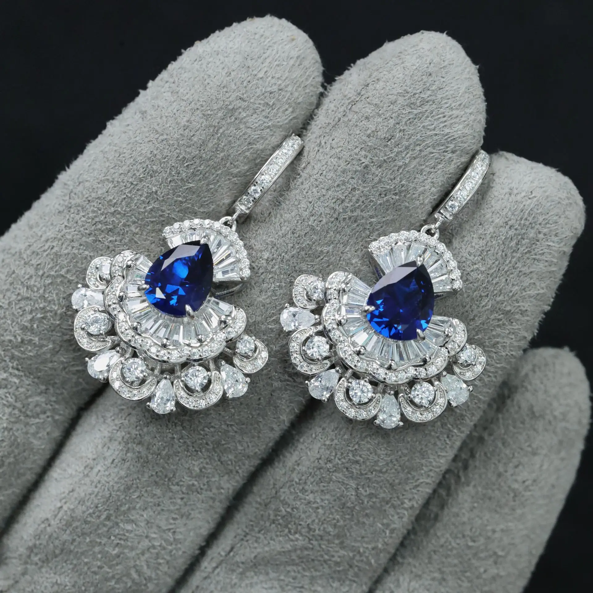 

ZOCA Light Luxury Fashion 925 Sterling Silver Trendy Diamond Fan-shaped Sapphire Stone Earrings For Women's Brand Jewelry Gifts