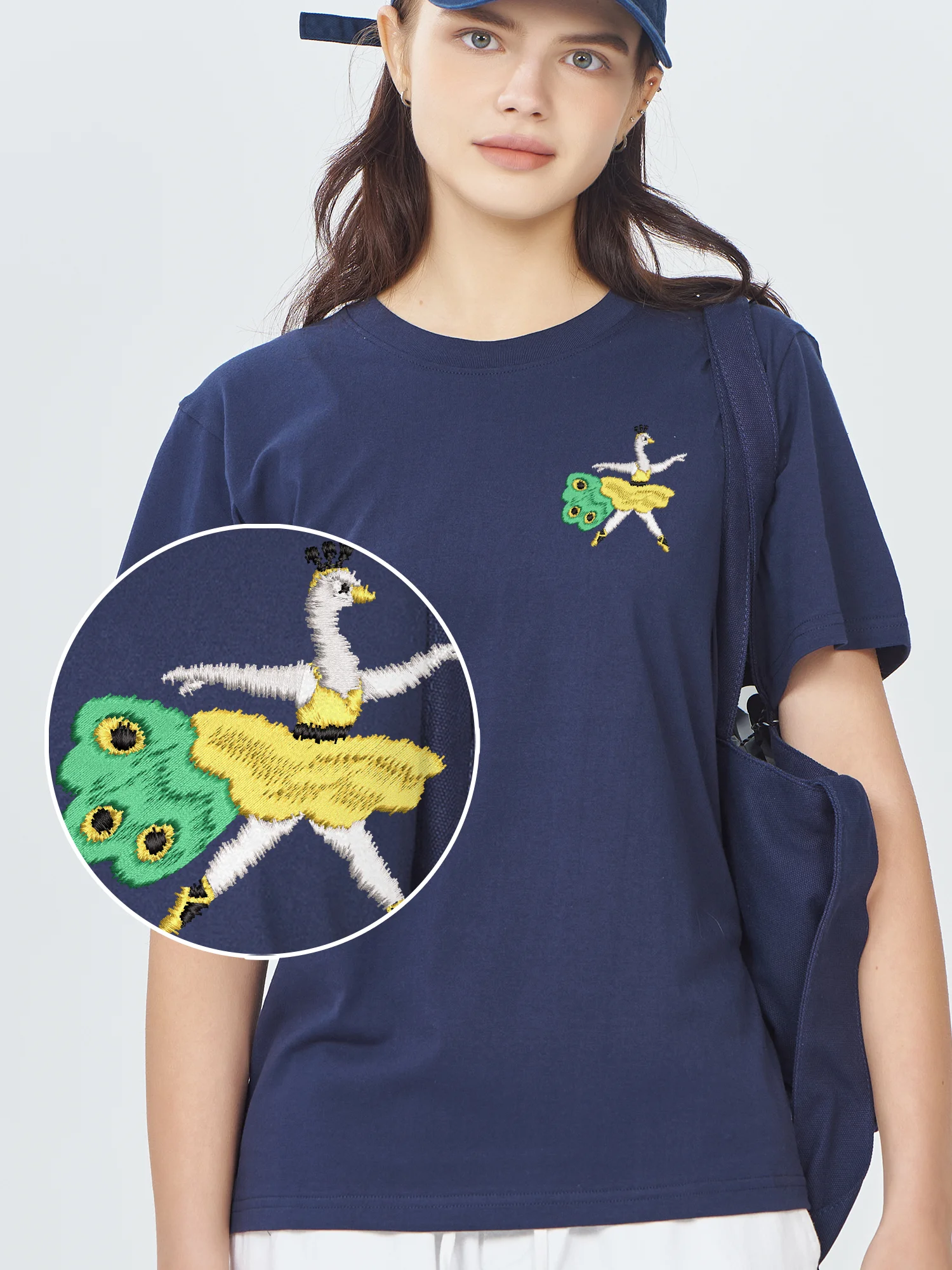 

Peacock Dancing Ballet Embroidered T-Shirt Men Women Unisex High Quality Fashionable Streetwear Embroidery Tshirts