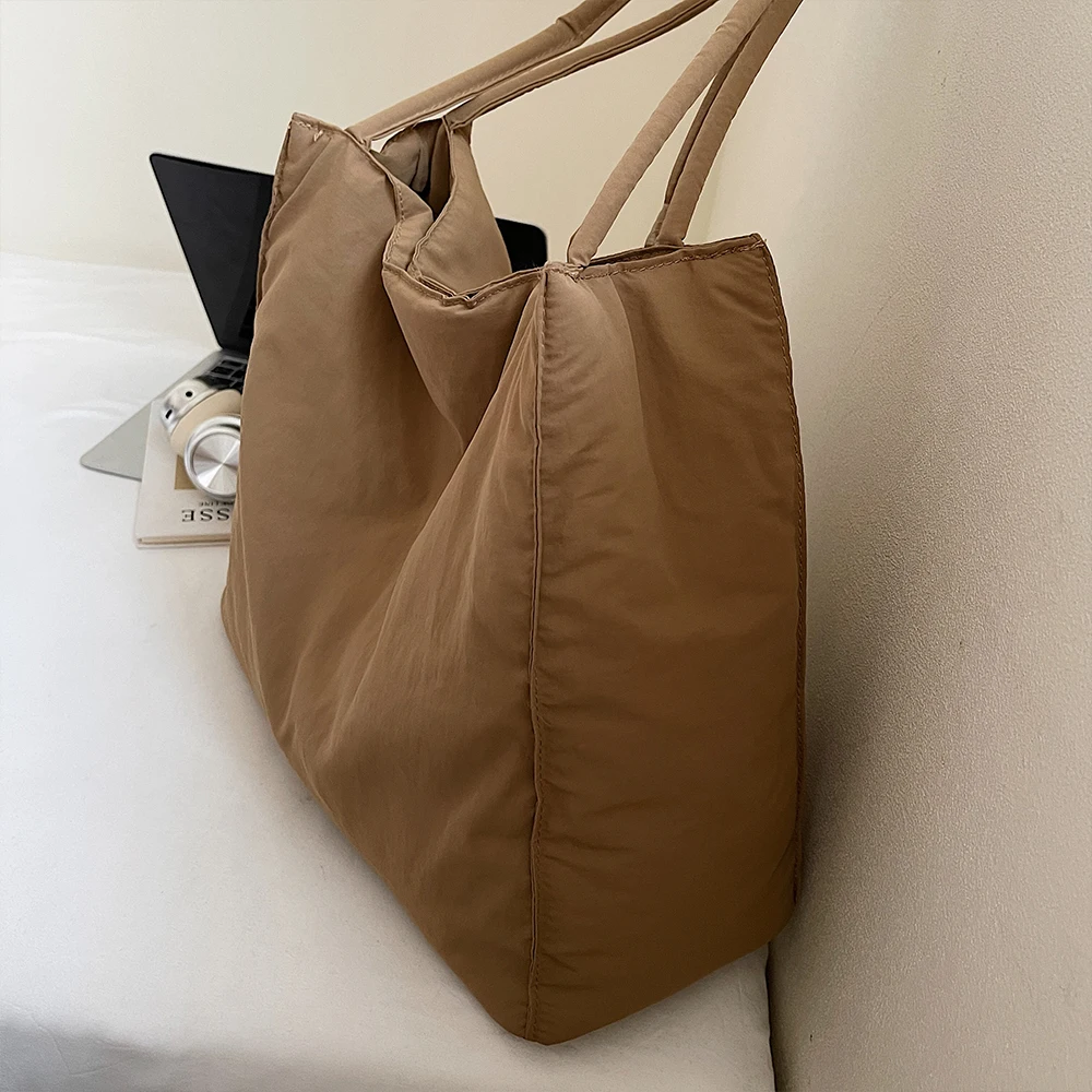 กระเป๋าจีบขั้นสูงสำหรับผู้หญิง ทันสมัย ​​น้ำหนักเบา อเนกประสงค์ กระเป๋าสะพายไหล่เดี่ยวความจุขนาดใหญ่สำหรับเดินทาง