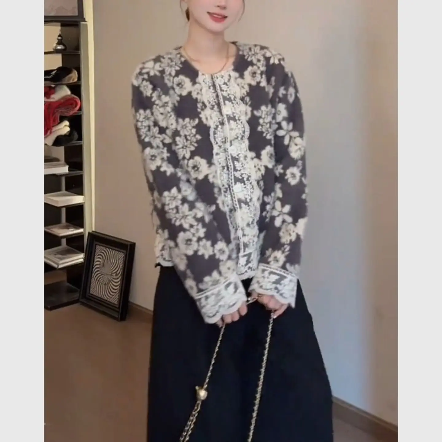 Retro Patchwork Lace Short Jacket 2025 Autumn and Winter New Fashionable Thick Top