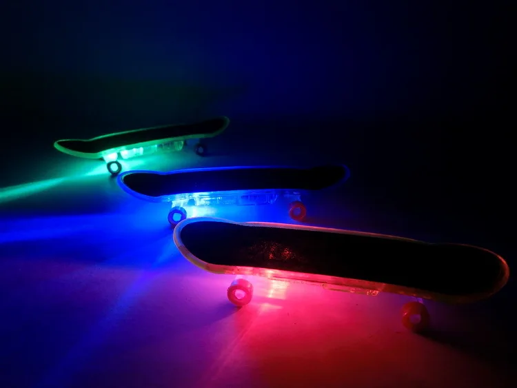 1/2/3Pcs LED Light Mini Frosted Finger Skateboards Toy For Child Fingerboard Professional Finger SkateBoard Basic Fingerboars