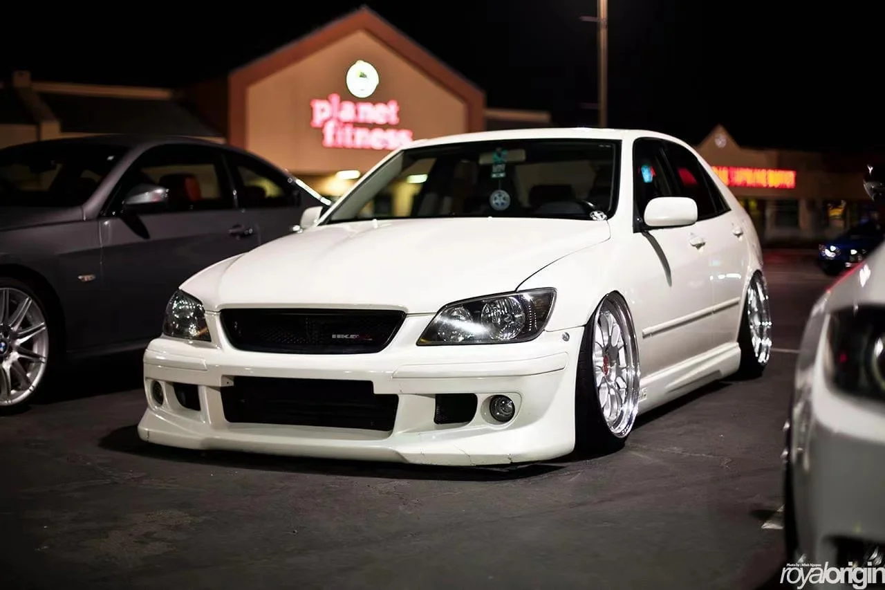 

Suitable for Lexus is200 ALTEZZA modified HKS front bar rear bar side skirt biting shark big surround