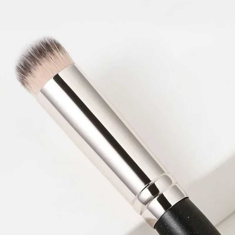 Foundation Concealer Brush women Flawless Under-Eye, Dense Face Makeup Brush for Blending, Multi-Functional soft Bristles