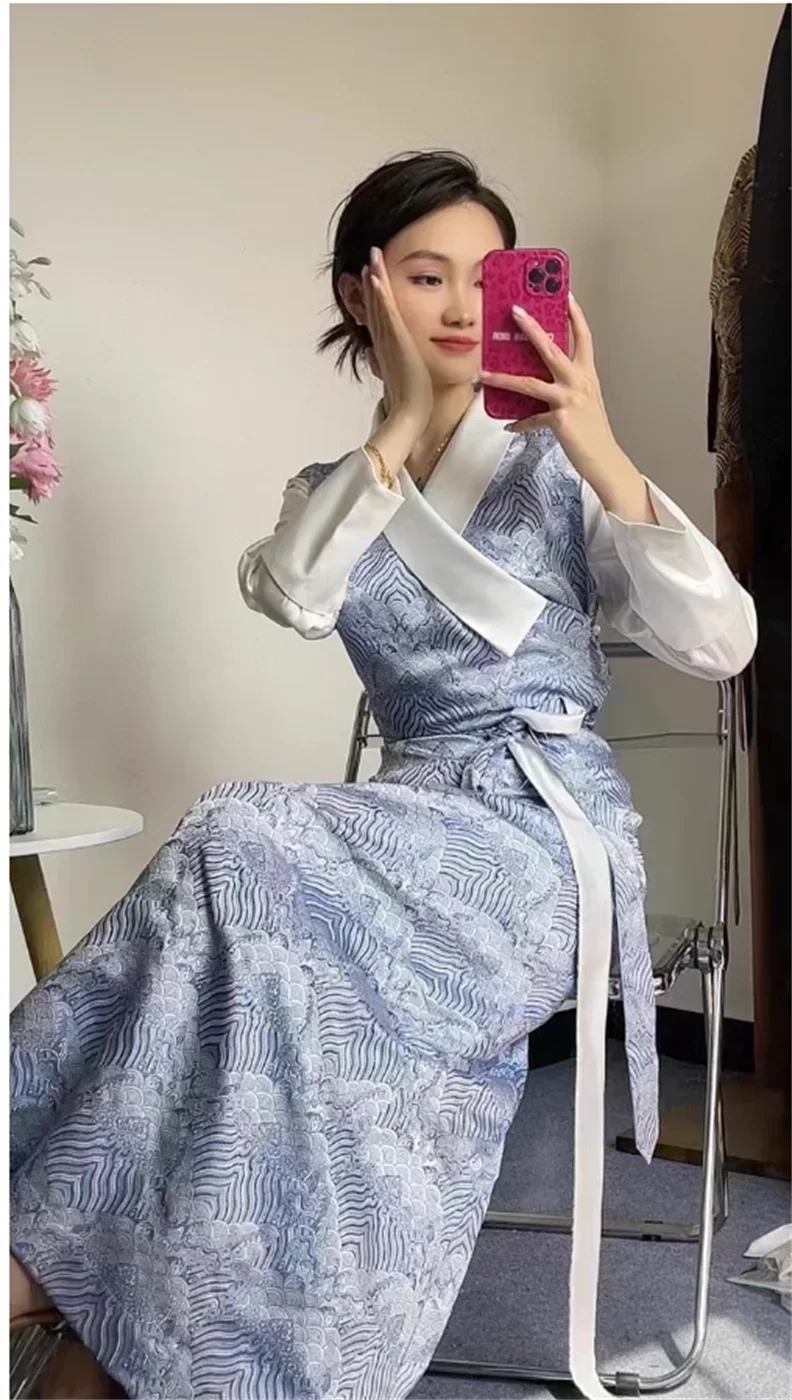 Blauwe pola rok, etnische kenmerken, Lhasa kleding, Tibetaanse kleding