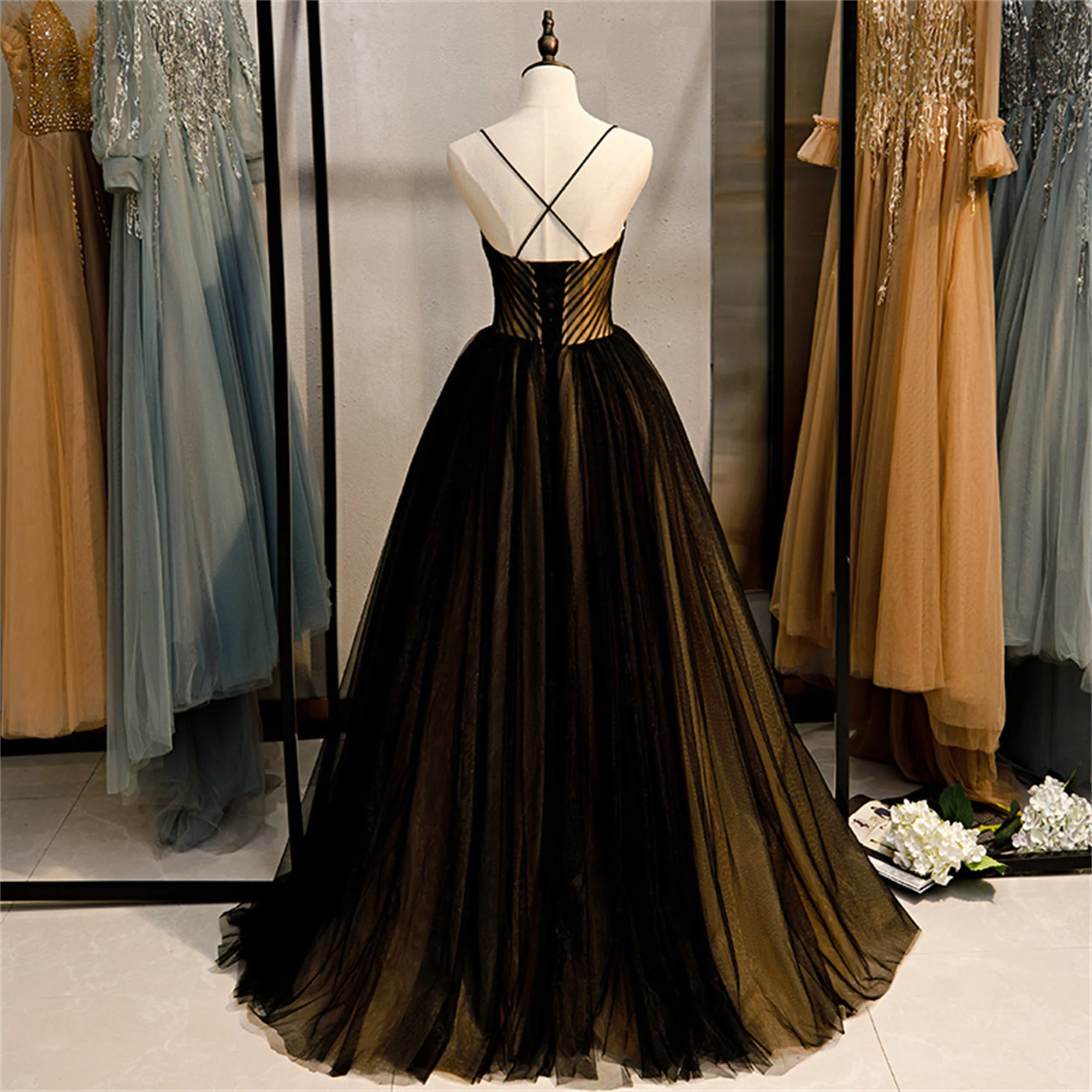 Long Women's Black Evening Gowns Spaghetti Straps Elegant Cocktail Dresses A-Line Formal Occasion Floor Length Prom Gowns