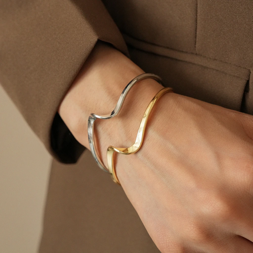 European and American Style Irregularly-shaped Metal Open Bracelets Featuring Unique and High-end Luxury Designer Jewelry