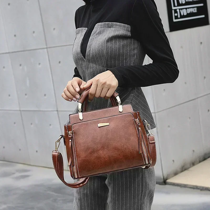 On the new bag womens new simple handbag summer slung a small bag carrying temperament handbag shoulder bag bags for women