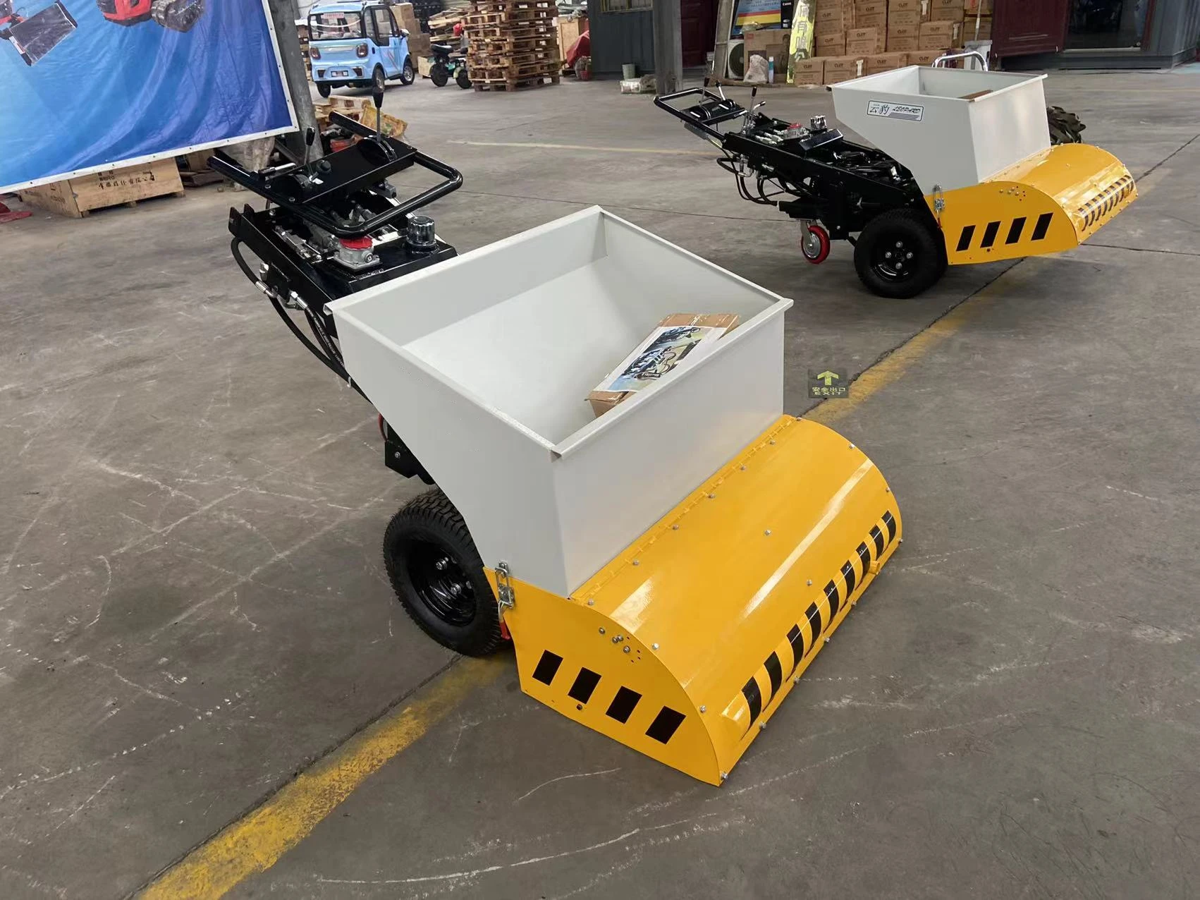 Automatic 1m Width Asphalt Paver Wheel Concrete Road Paving Machine For Paving Road/urban Road Construction/Old Pavement Renewin