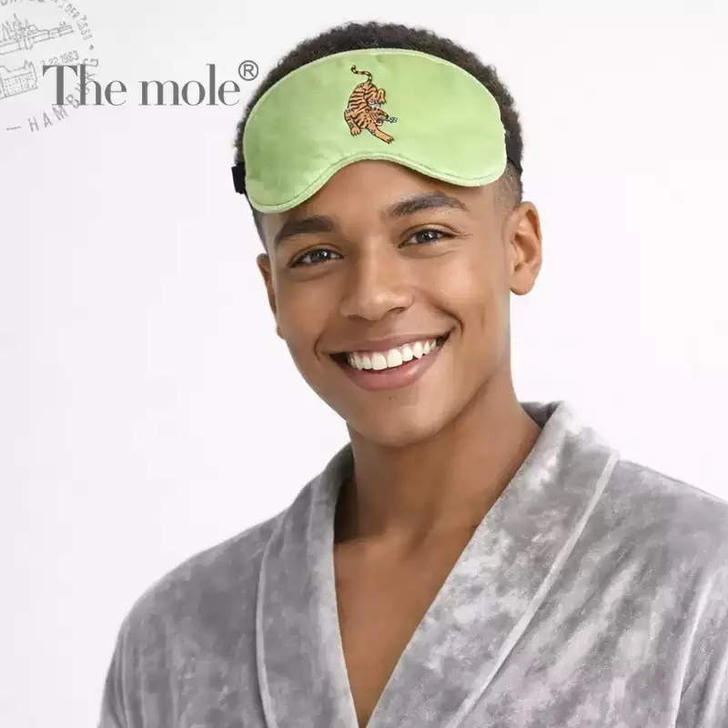 Zijden fluwelen slaapmasker voor lichtblokkering, comfortabel voor slapen en dutjes, geschikt voor zowel mannen als vrouwen, fluwelen slaapmasker in twee kleuren